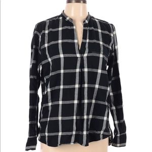Old Navy Black & White Plaid Long-sleeve Shirt